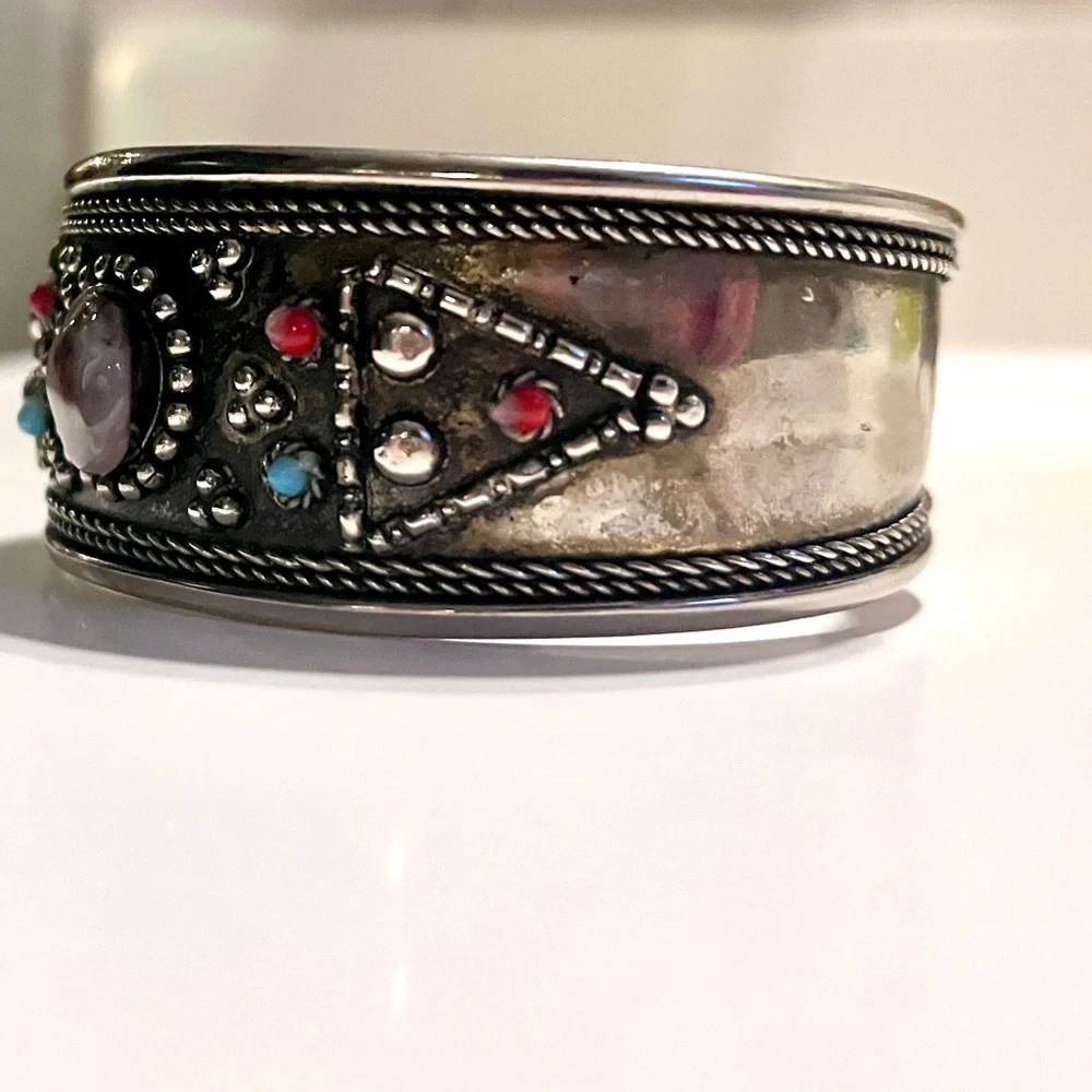 💜 Amethyst Nepali Bracelet 💜 - Picture 3 of 4